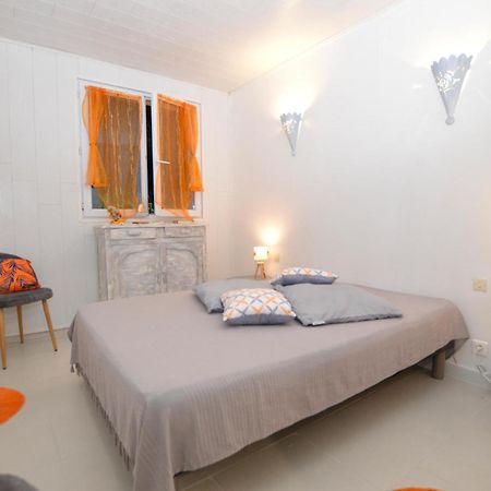 Cozy Apartment In Propriano With Kitchen Eksteriør bilde